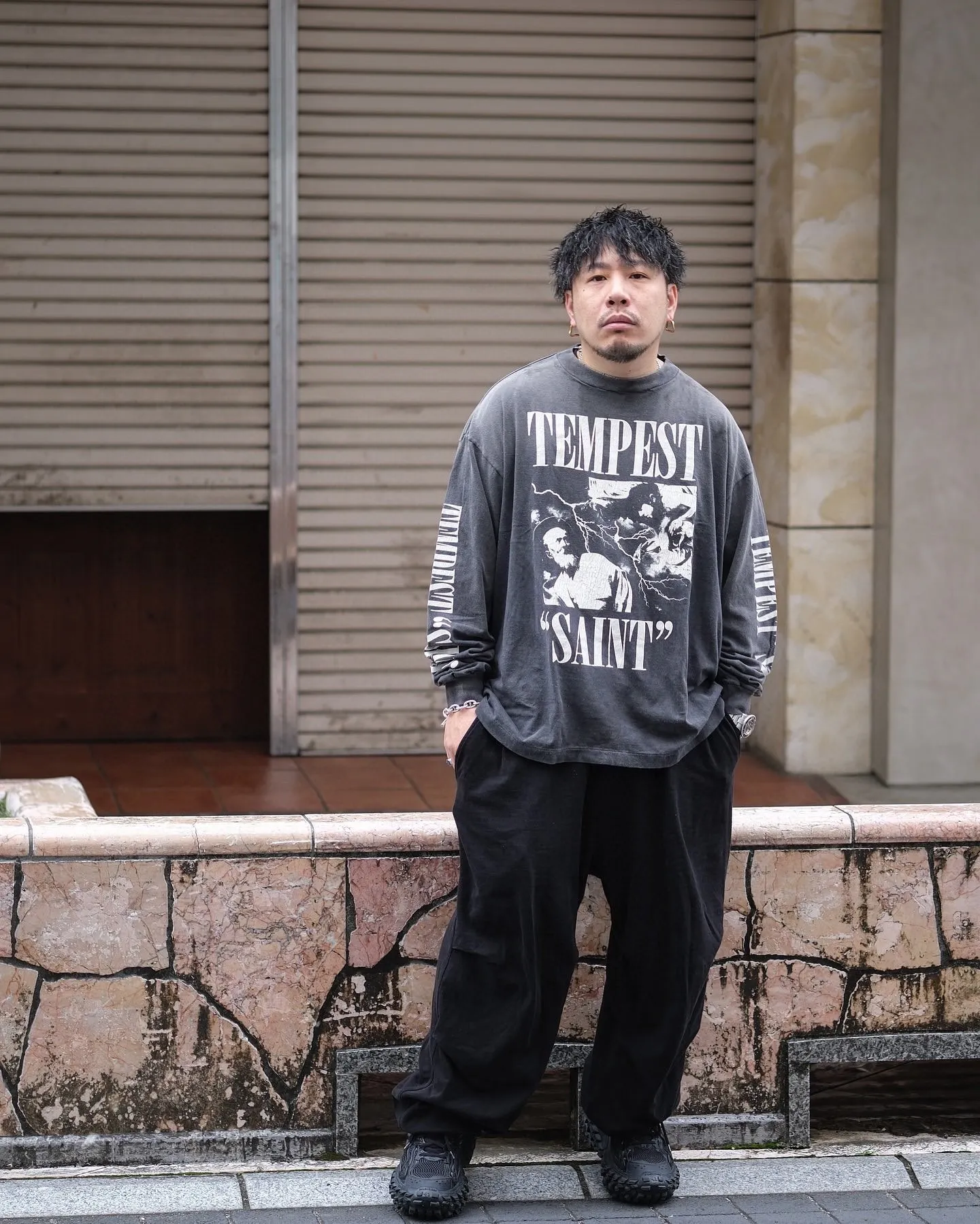 SAINT Mxxxxxx LS TEE/TEMPEST/BLK 'TEMPEST SAINT' Storm Religious Saints Cracked Retro Vulcanized Heavy Wash Long Sleeves Washed Black S-XL Assute Dyeing Multi-bit Horse Fading Craftsmanship Grinding and Hanging Holes Full of Old Feeling Top Printing Craftsmanship Purchasing Level
